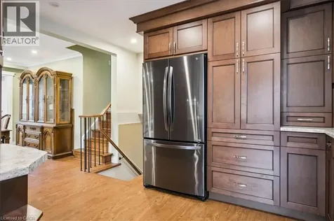 2033 Saxon Road Oakville ON L6L 2V1