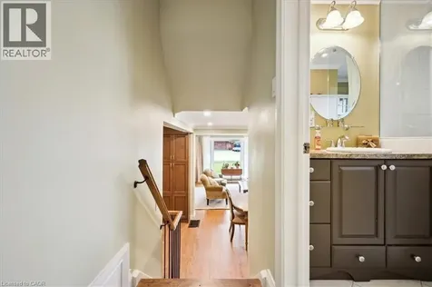 2033 Saxon Road Oakville ON L6L 2V1