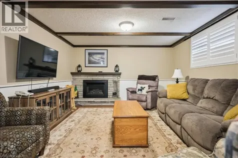 2033 Saxon Road Oakville ON L6L 2V1