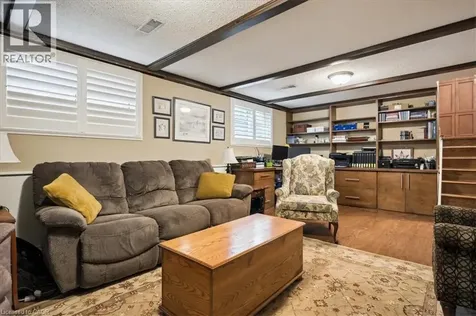 2033 Saxon Road Oakville ON L6L 2V1