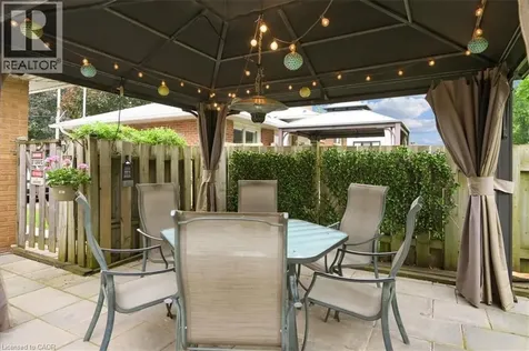 2033 Saxon Road Oakville ON L6L 2V1