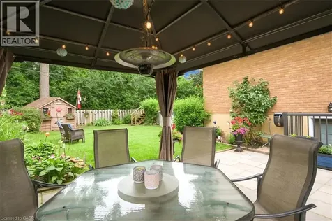 2033 Saxon Road Oakville ON L6L 2V1
