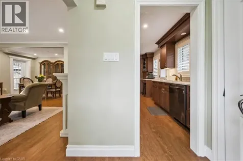 2033 Saxon Road Oakville ON L6L 2V1