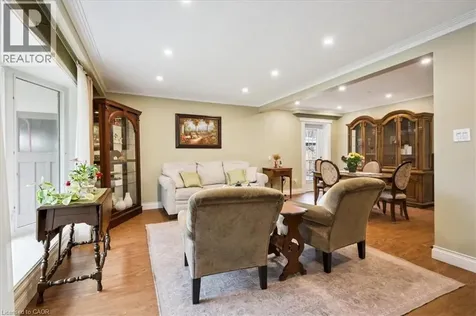 2033 Saxon Road Oakville ON L6L 2V1