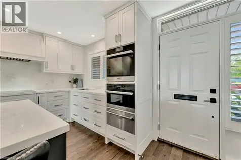 2136 Old Lakeshore Road Burlington ON L7R 1A3