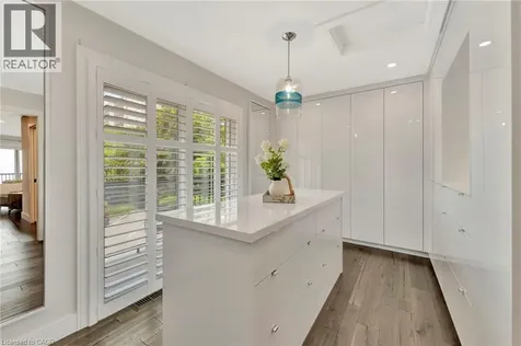 2136 Old Lakeshore Road Burlington ON L7R 1A3