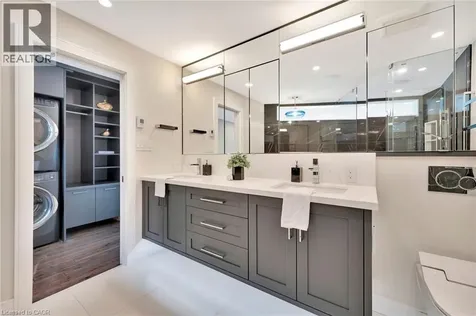 2136 Old Lakeshore Road Burlington ON L7R 1A3