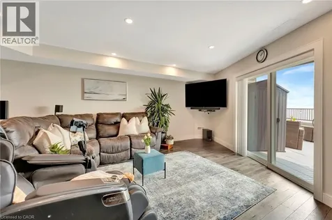 2136 Old Lakeshore Road Burlington ON L7R 1A3