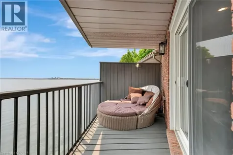 2136 Old Lakeshore Road Burlington ON L7R 1A3