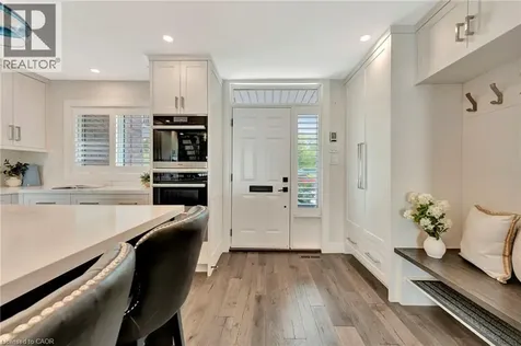 2136 Old Lakeshore Road Burlington ON L7R 1A3