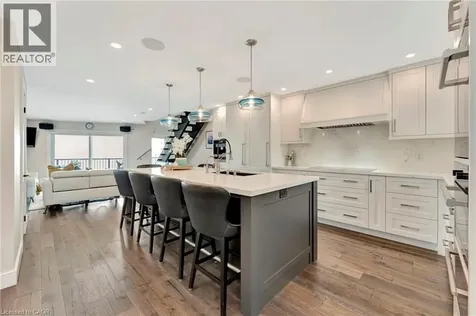 2136 Old Lakeshore Road Burlington ON L7R 1A3