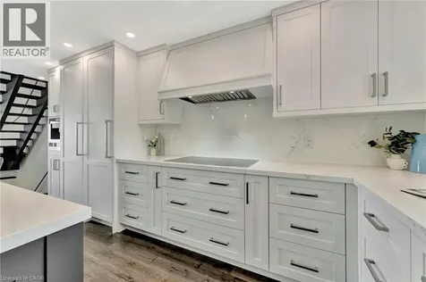 2136 Old Lakeshore Road Burlington ON L7R 1A3