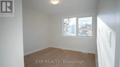 236 Woodroffe Avenue North Ottawa ON K2A 3V4