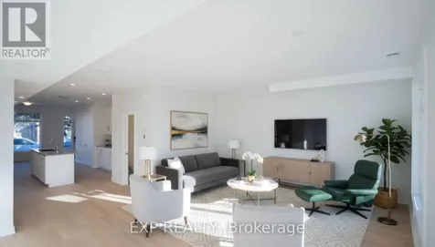 236 Woodroffe Avenue North Ottawa ON K2A 3V4