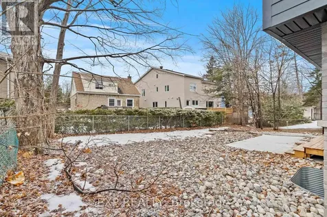 236 Woodroffe Avenue North Ottawa ON K2A 3V4