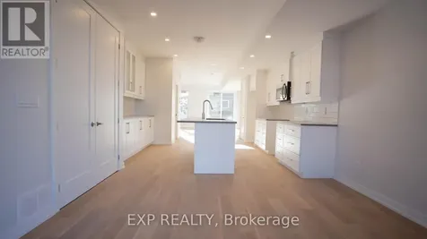 236 Woodroffe Avenue North Ottawa ON K2A 3V4