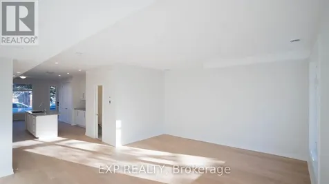 236 Woodroffe Avenue North Ottawa ON K2A 3V4