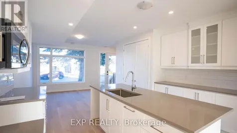 236 Woodroffe Avenue North Ottawa ON K2A 3V4