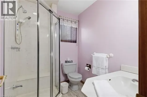 64 Neil Avenue Stoney Creek ON L8G 2N2