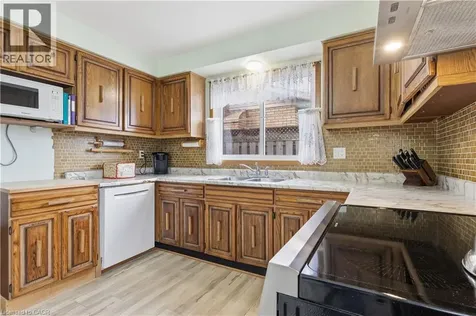 64 Neil Avenue Stoney Creek ON L8G 2N2