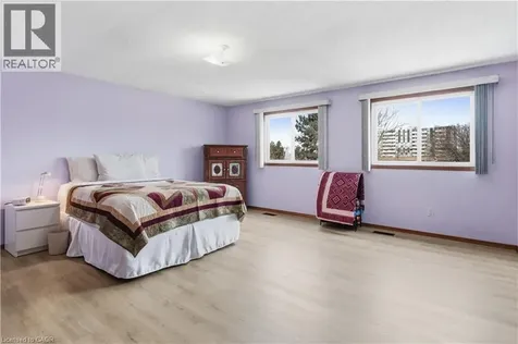 64 Neil Avenue Stoney Creek ON L8G 2N2
