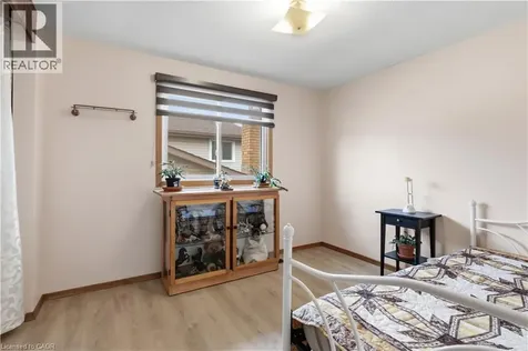 64 Neil Avenue Stoney Creek ON L8G 2N2