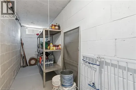 64 Neil Avenue Stoney Creek ON L8G 2N2