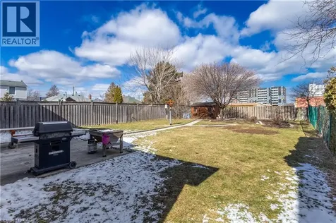64 Neil Avenue Stoney Creek ON L8G 2N2