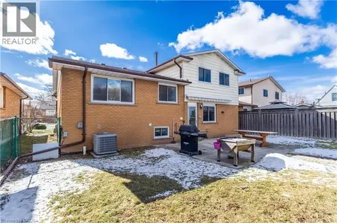 64 Neil Avenue Stoney Creek ON L8G 2N2