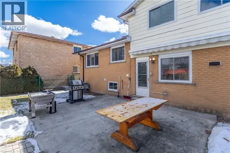 64 Neil Avenue Stoney Creek ON L8G 2N2