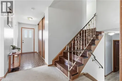 64 Neil Avenue Stoney Creek ON L8G 2N2