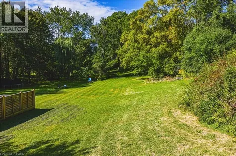 24 Rosebough Street Dundas ON L9H 5C5