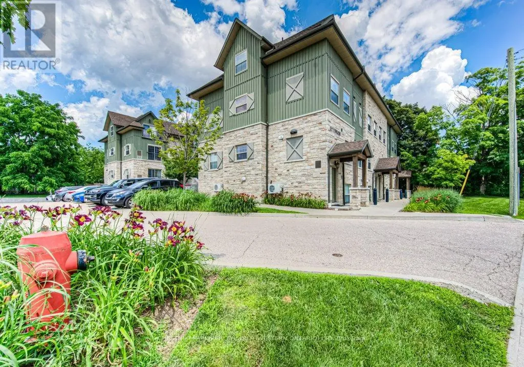 112 Union Street East Waterloo ON N2J 1C5