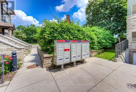 112 Union Street East Waterloo ON N2J 1C5