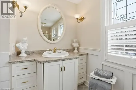 208 North Shore Boulevard West Burlington ON L7T 1A4