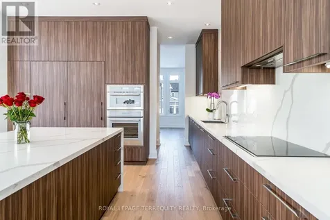 109 Stillwater Crescent Blue Mountains ON L9Y 4P5
