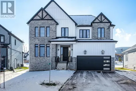 109 Stillwater Crescent Blue Mountains ON L9Y 4P5