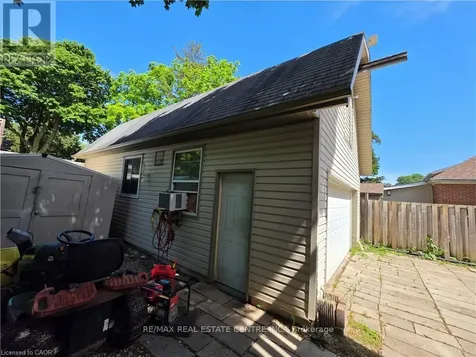 76 Brentwood Avenue Kitchener ON N2H 2C8