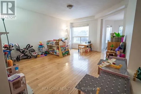 744 Brandenburg Boulevard Waterloo ON N2T 2W9