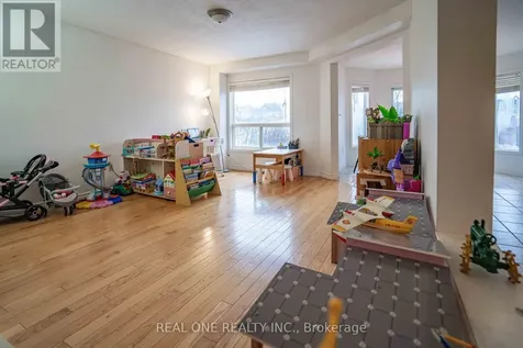 744 Brandenburg Boulevard Waterloo ON N2T 2W9