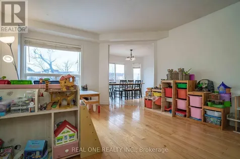 744 Brandenburg Boulevard Waterloo ON N2T 2W9