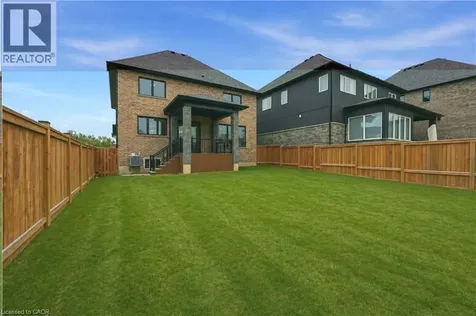 7 Bartlett Avenue Grimsby ON L3M 5N7