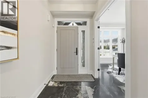 7 Bartlett Avenue Grimsby ON L3M 5N7