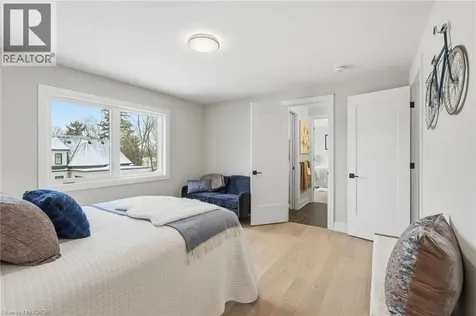 7 Bartlett Avenue Grimsby ON L3M 5N7