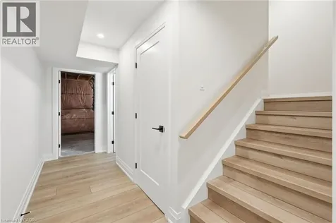 7 Bartlett Avenue Grimsby ON L3M 5N7