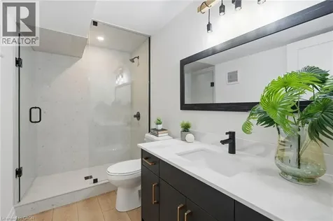7 Bartlett Avenue Grimsby ON L3M 5N7