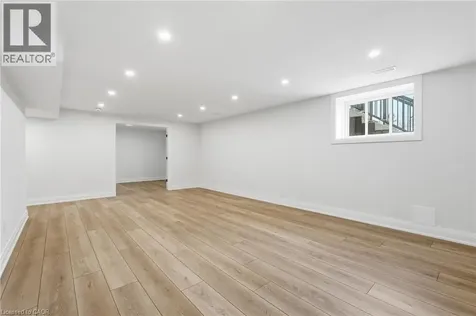 7 Bartlett Avenue Grimsby ON L3M 5N7
