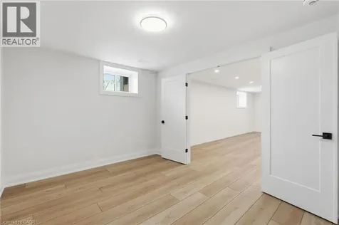 7 Bartlett Avenue Grimsby ON L3M 5N7