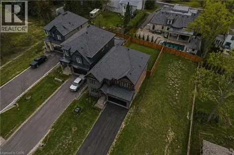 7 Bartlett Avenue Grimsby ON L3M 5N7