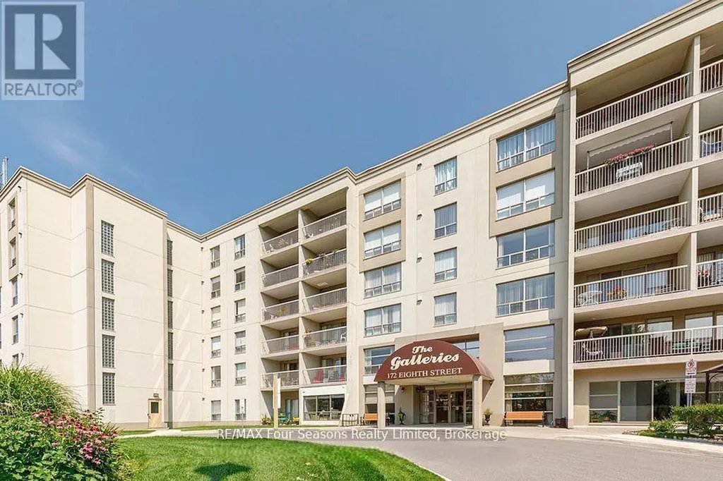172 Eighth Street Collingwood ON L9Y 4T2